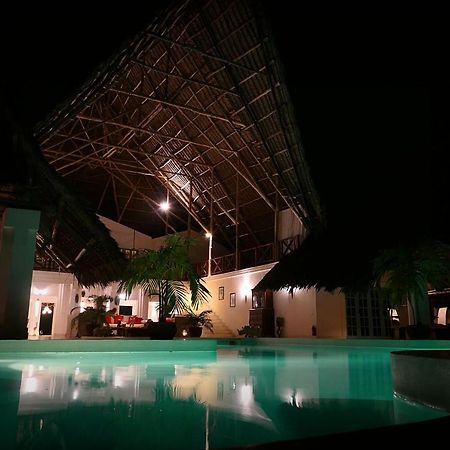 Nyumba Ya Paka Boutique Hotel マリンディ エクステリア 写真