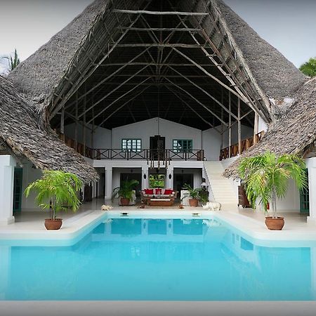 Nyumba Ya Paka Boutique Hotel マリンディ エクステリア 写真