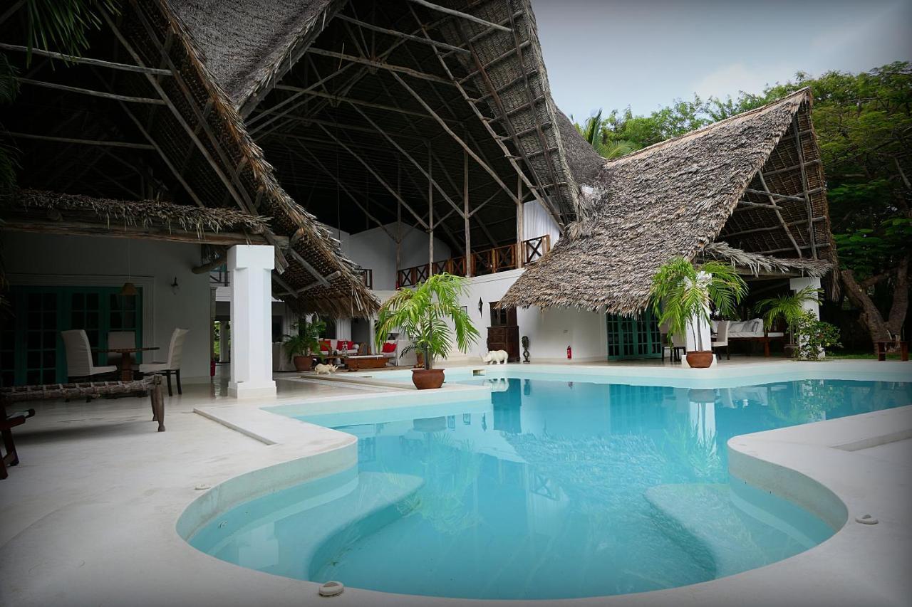Nyumba Ya Paka Boutique Hotel マリンディ エクステリア 写真