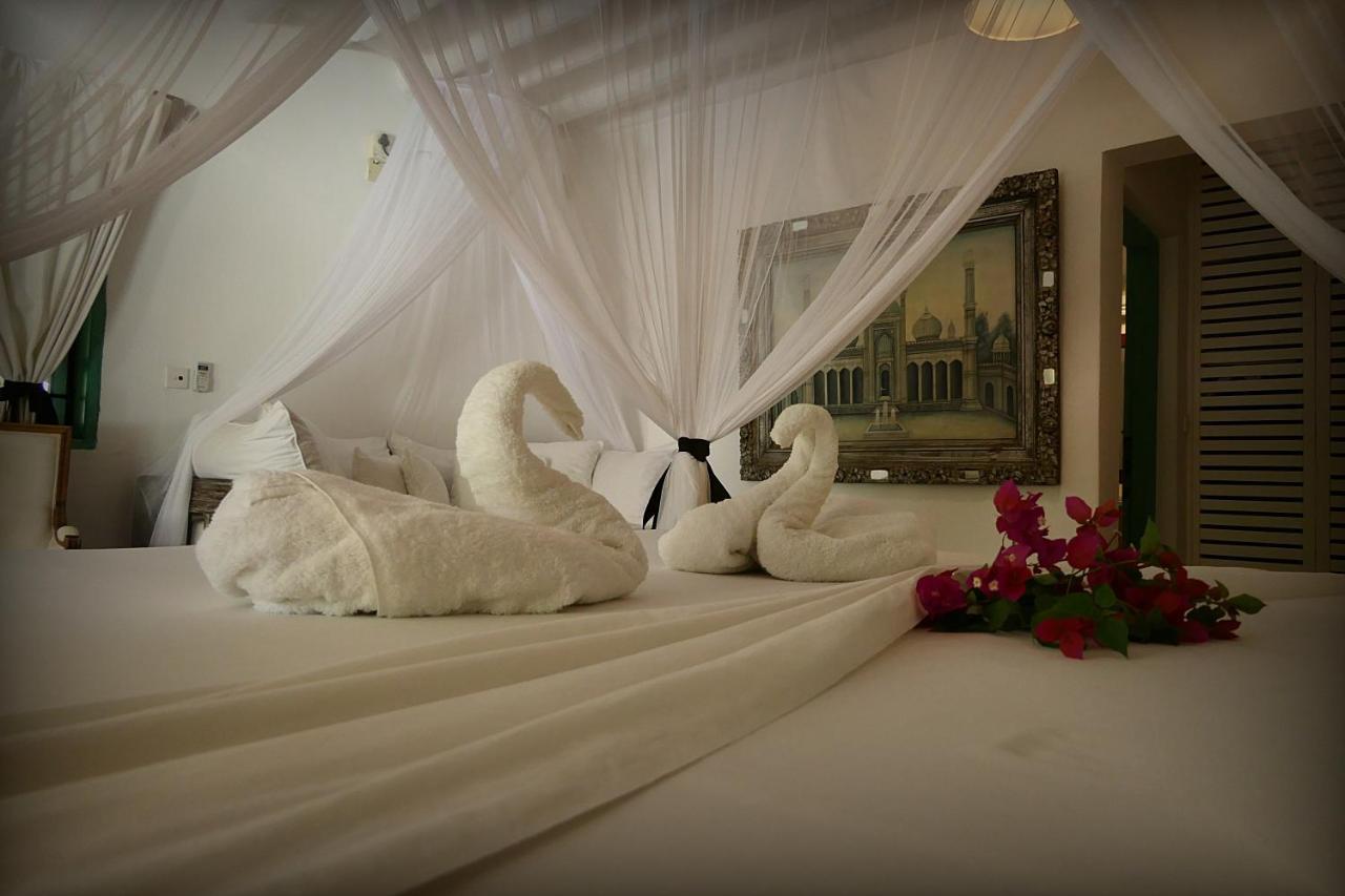 Nyumba Ya Paka Boutique Hotel マリンディ エクステリア 写真