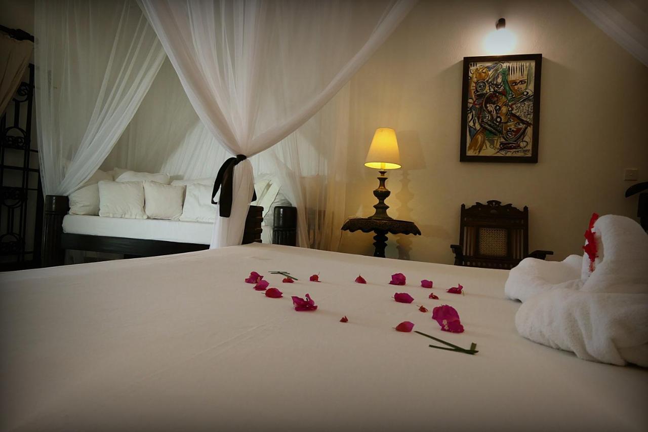 Nyumba Ya Paka Boutique Hotel マリンディ エクステリア 写真