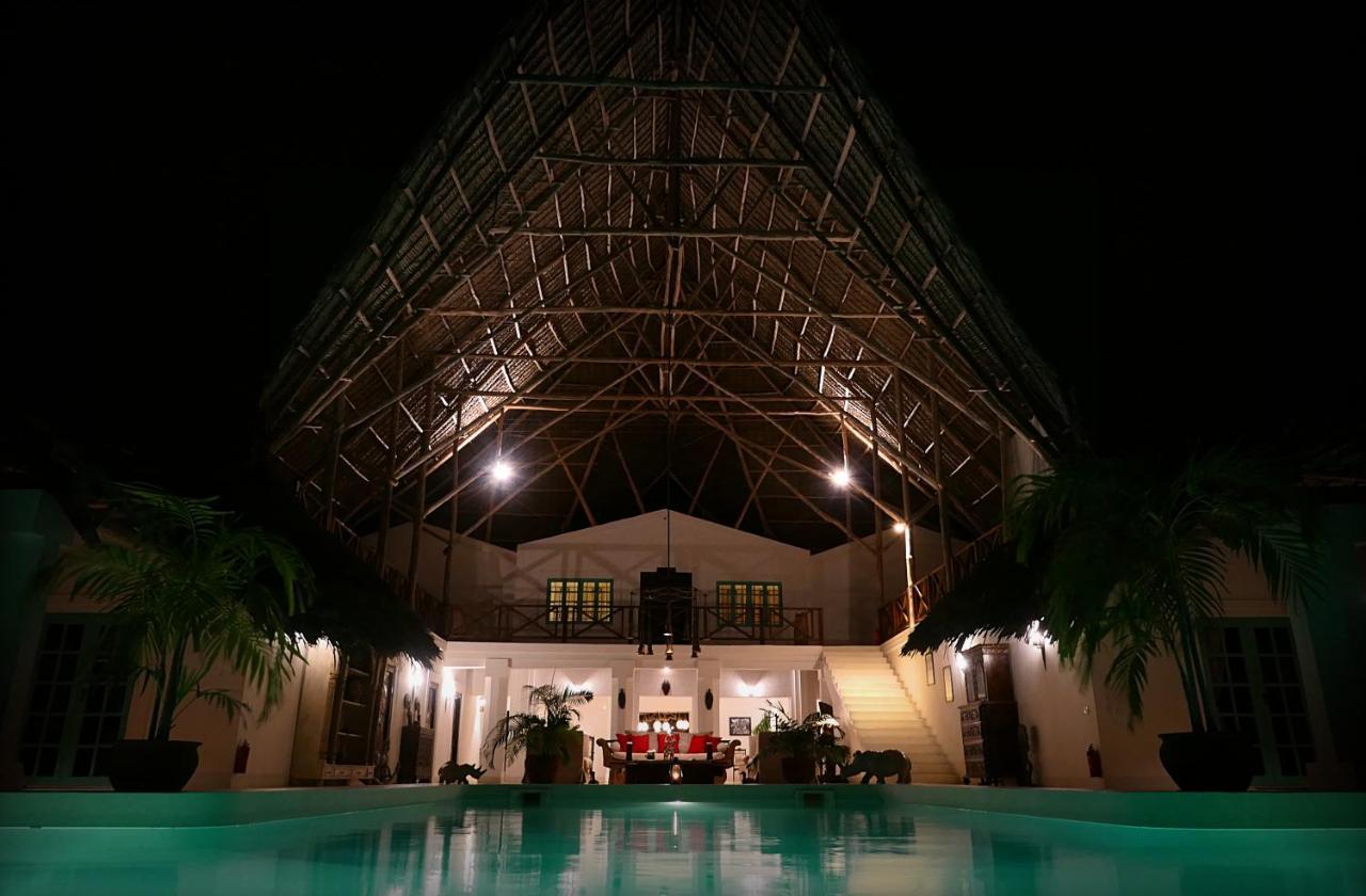 Nyumba Ya Paka Boutique Hotel マリンディ エクステリア 写真